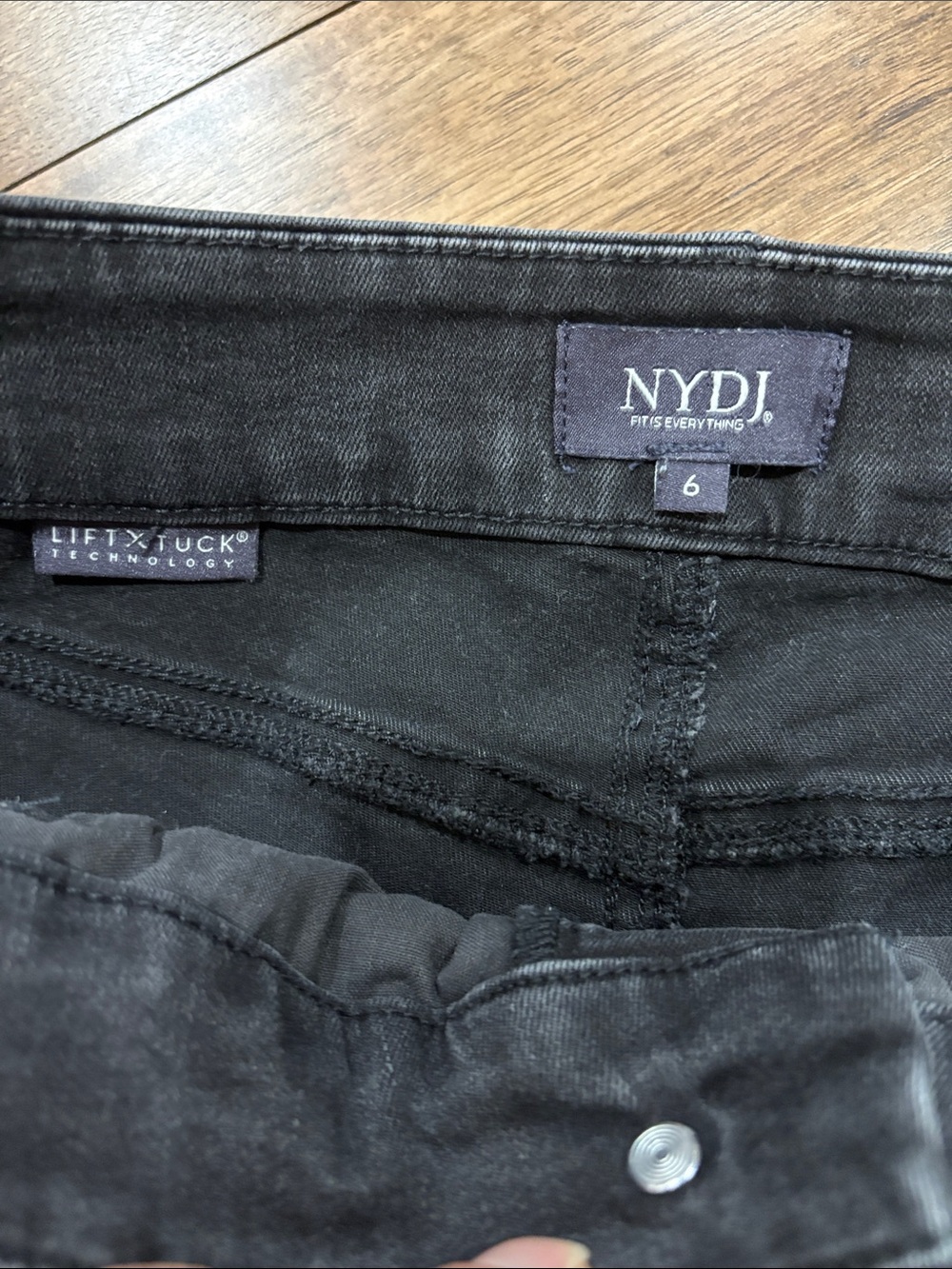 NYDJ Black Wide Leg Button Fly Ankle Jeans Trinity Stretch Raw Hems Pockets sz 6 - Picture 3 of 12